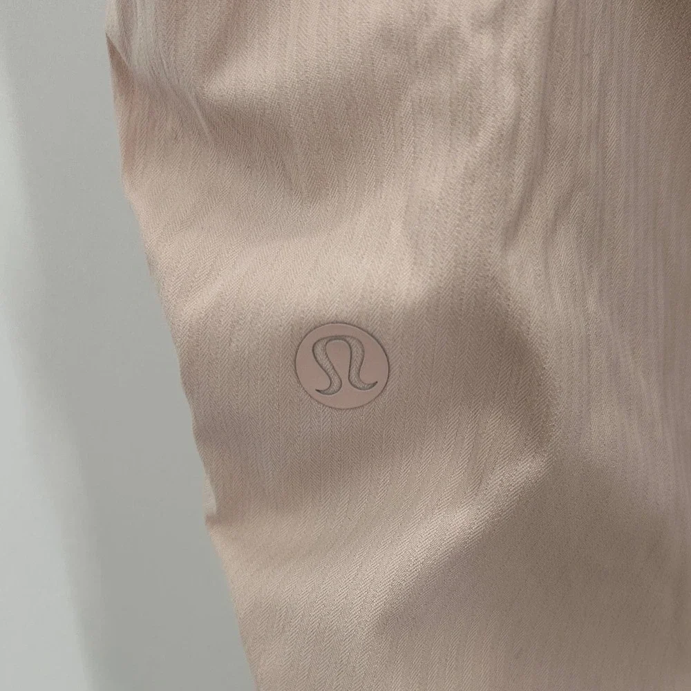 Lululemon Beyond The Studio Jogger Pants‎ Size 12 Feather Pink Athletic Lounge